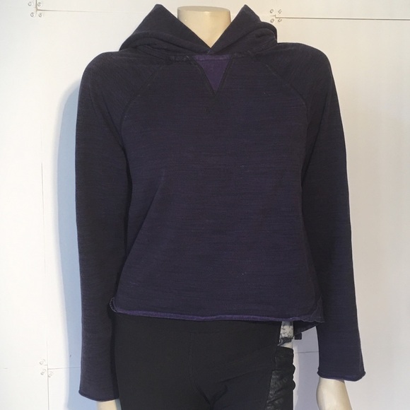 Lululemon Pull Me Over Hoodie - Picture 3 of 15